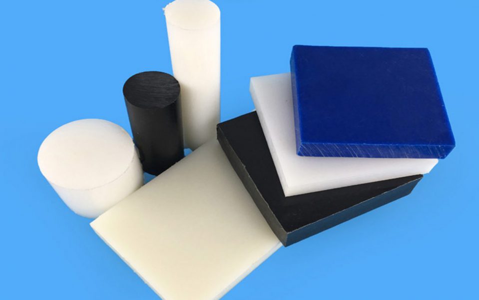 Nhựa PA6 là gì và những đặc tính kỹ thuật vượt trội cần biết 2 So sánh ưu và nhược điểm của nhựa PA6