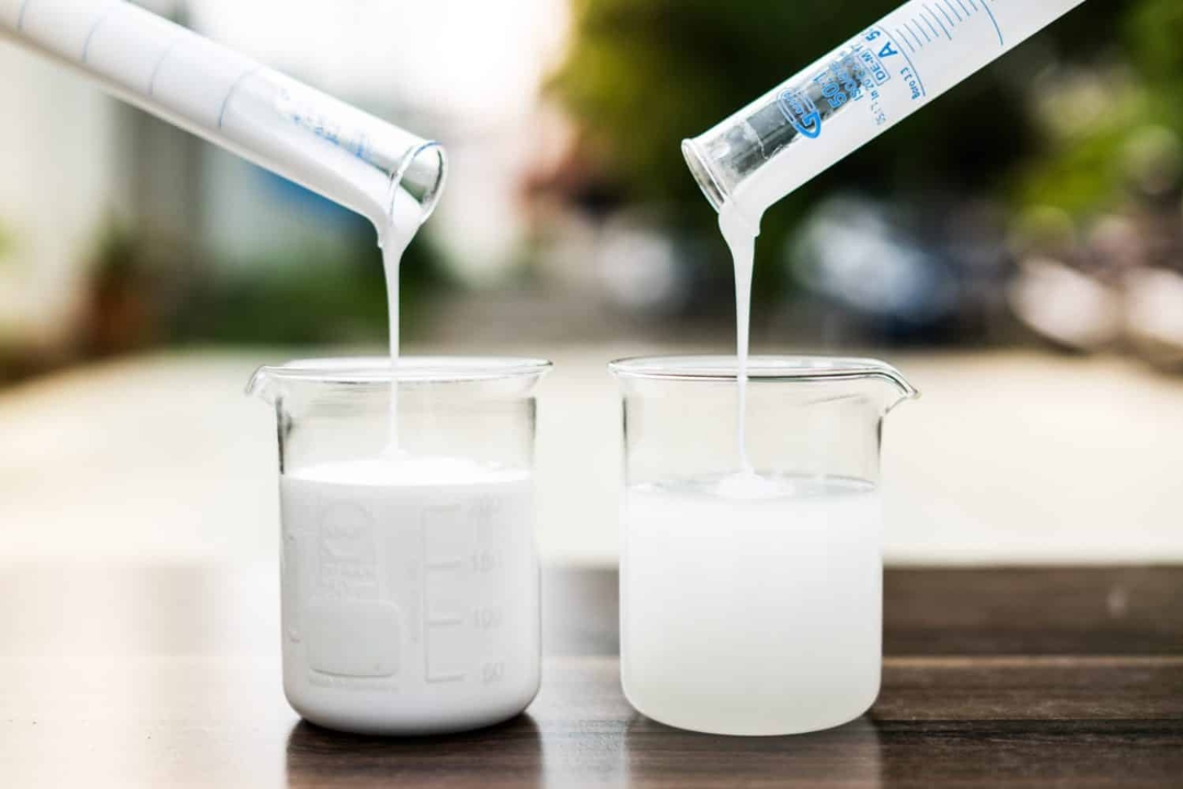 Monomer là gì và những tính chất quan trọng bạn cần nắm rõ 2 TẦM QUAN TRỌNG TRONG SẢN XUẤT CÔNG NGHIỆP