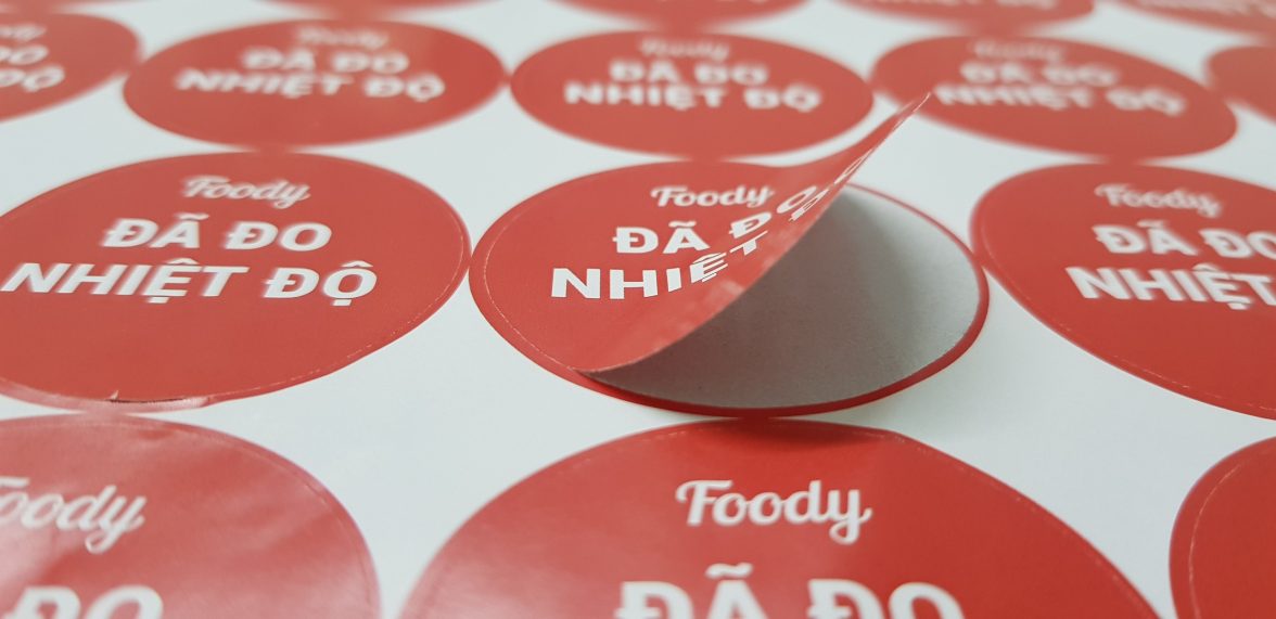 Giấy decal bóng là gì và kinh nghiệm chọn mua hiệu quả nhất 3 Đánh giá toàn diện về ưu và nhược điểm