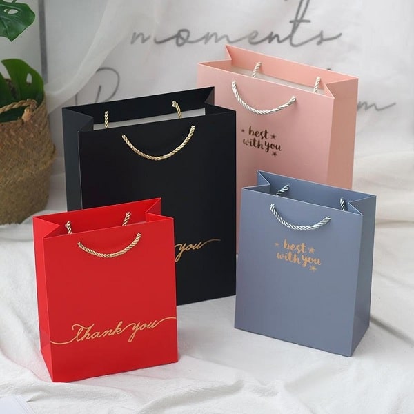 In túi giấy đựng trang sức sang trọng với mẫu mã ấn tượng nhất 2 Định hướng thiết kế túi đựng trang sức theo phong cách thương hiệu